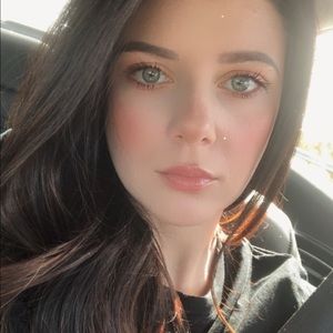 Meet your Posher, Kelly